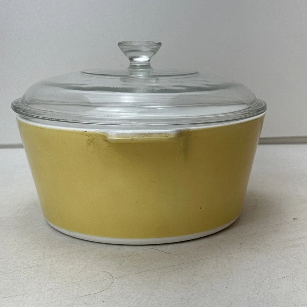 Vintage Corning Ware Yellow Round with Lid Casserole Dish B 1-3/4-B 1.75 Quart